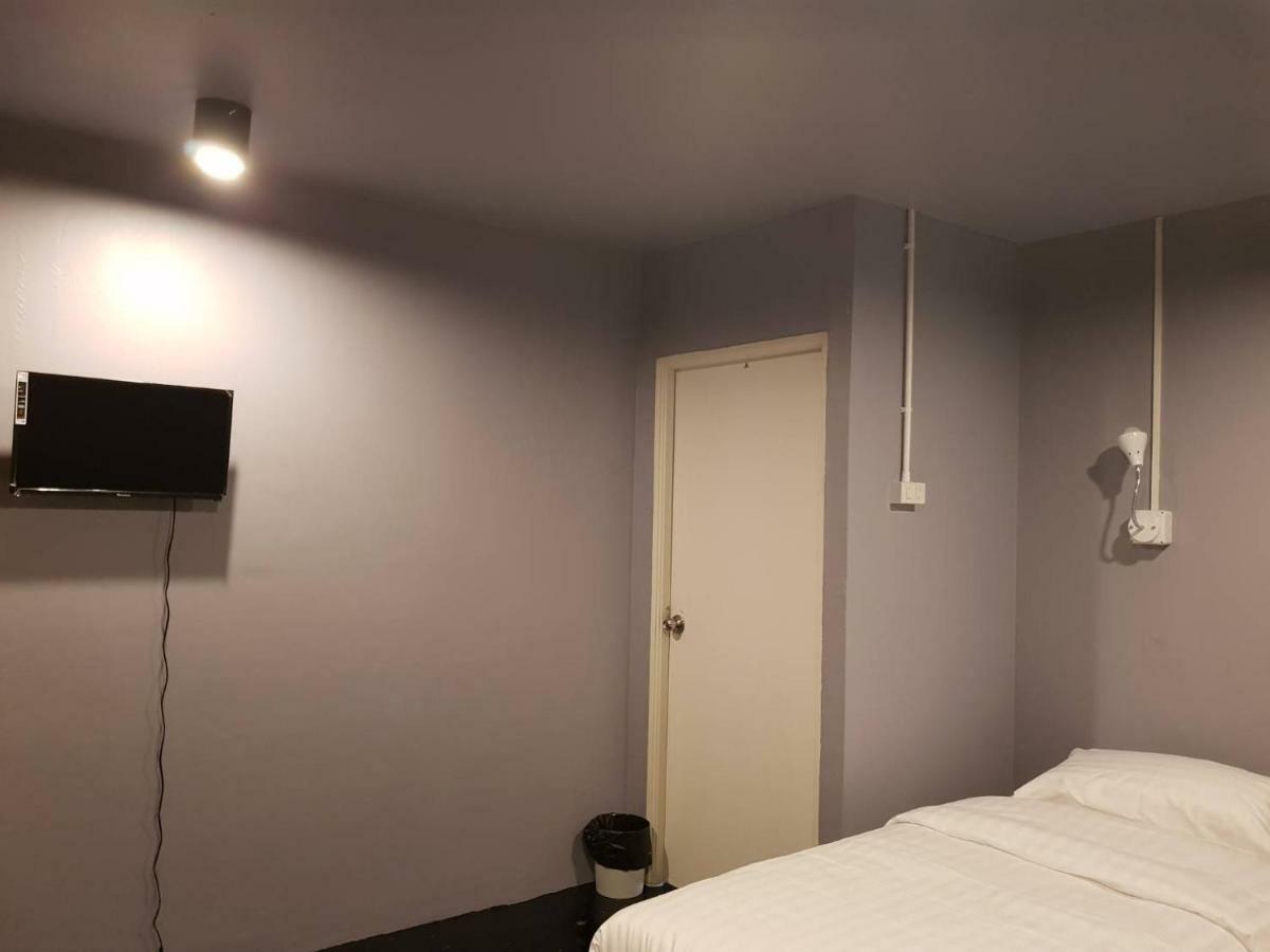 Sleepcatshostel Bangkok Bagian luar foto