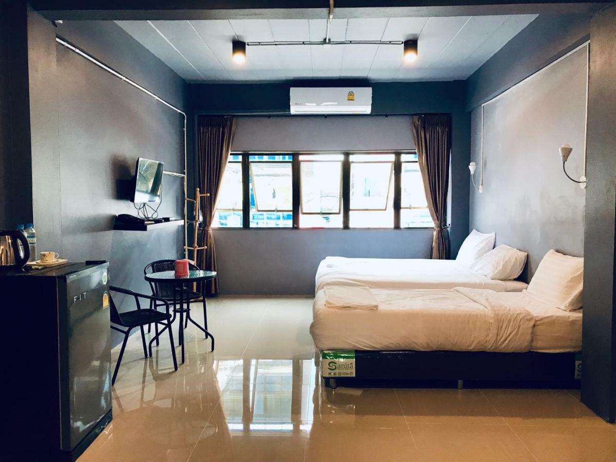 Sleepcatshostel Bangkok Bagian luar foto