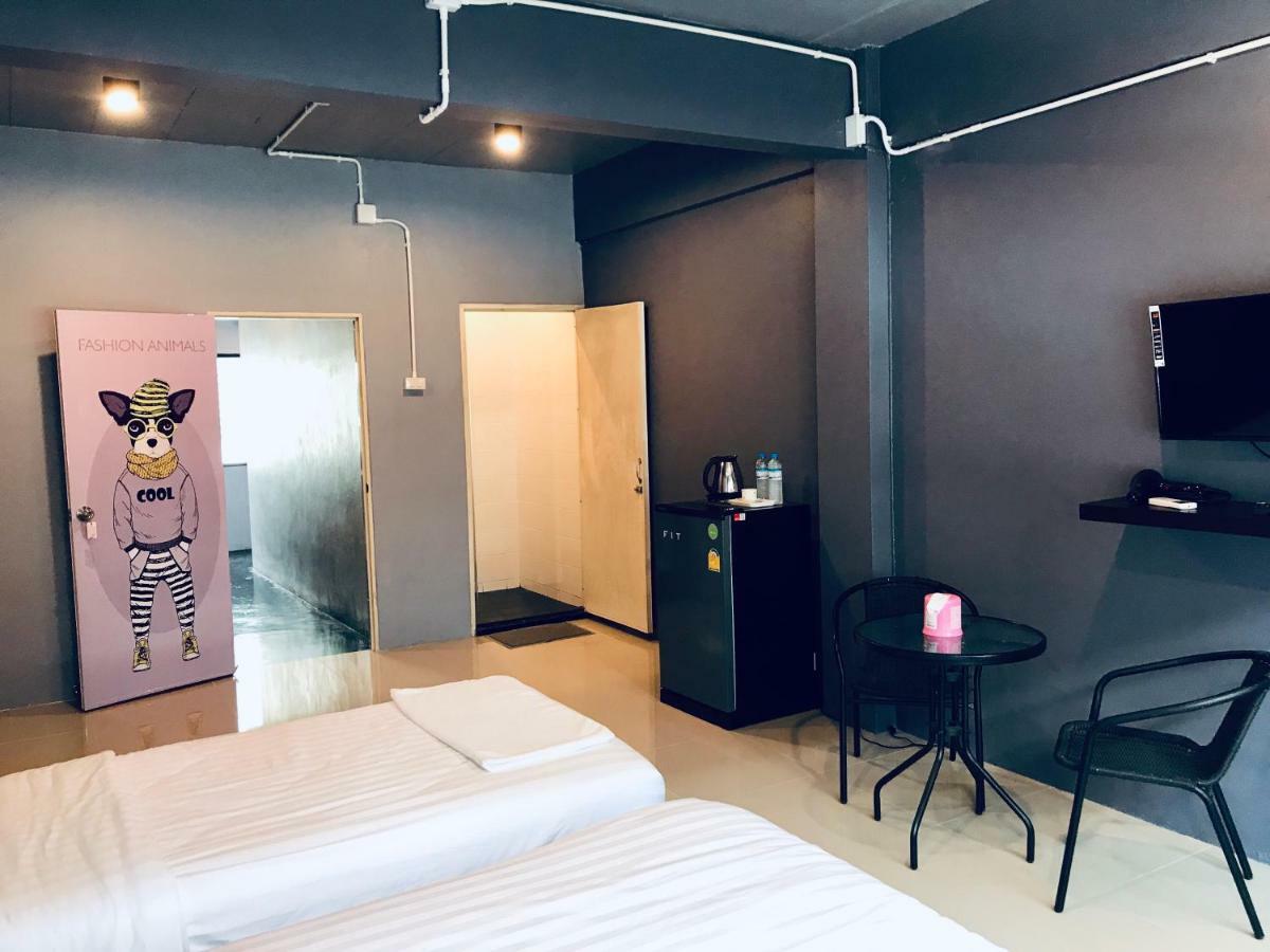 Sleepcatshostel Bangkok Bagian luar foto