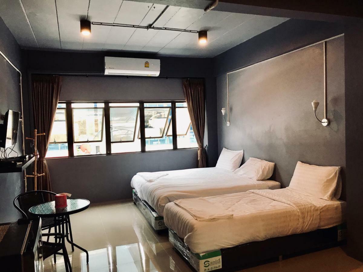 Sleepcatshostel Bangkok Bagian luar foto