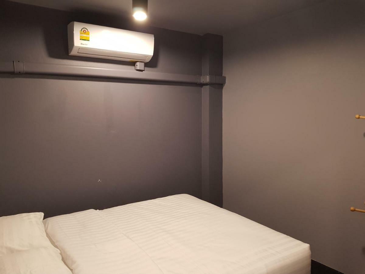 Sleepcatshostel Bangkok Bagian luar foto